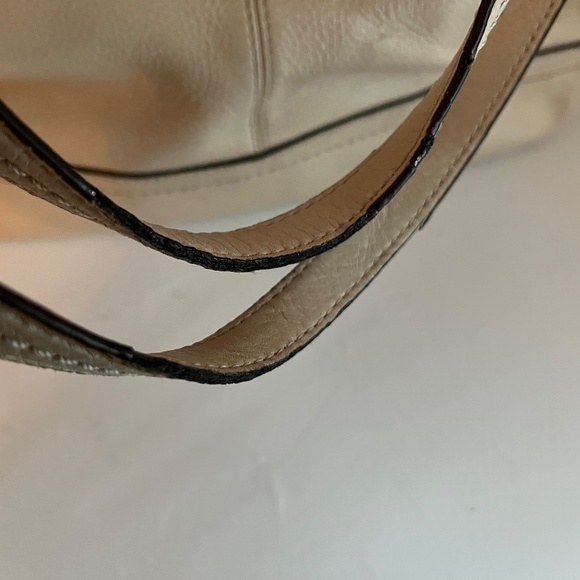 😍🌻. COACH #26368 Leather Beige Off-White Tote - Picture 7 of 16